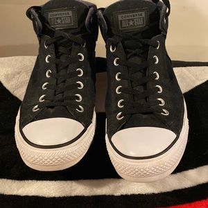 Nice used Converse.Size 11 men/13 womens.Black.